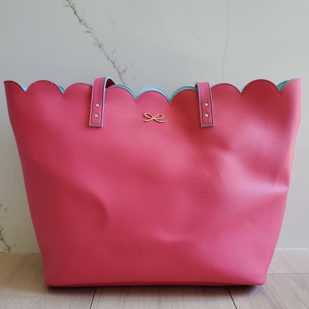 Bath & Body Works‎ Tote Bag Womens Large Pink Scalloped Faux Leather Beach Purse